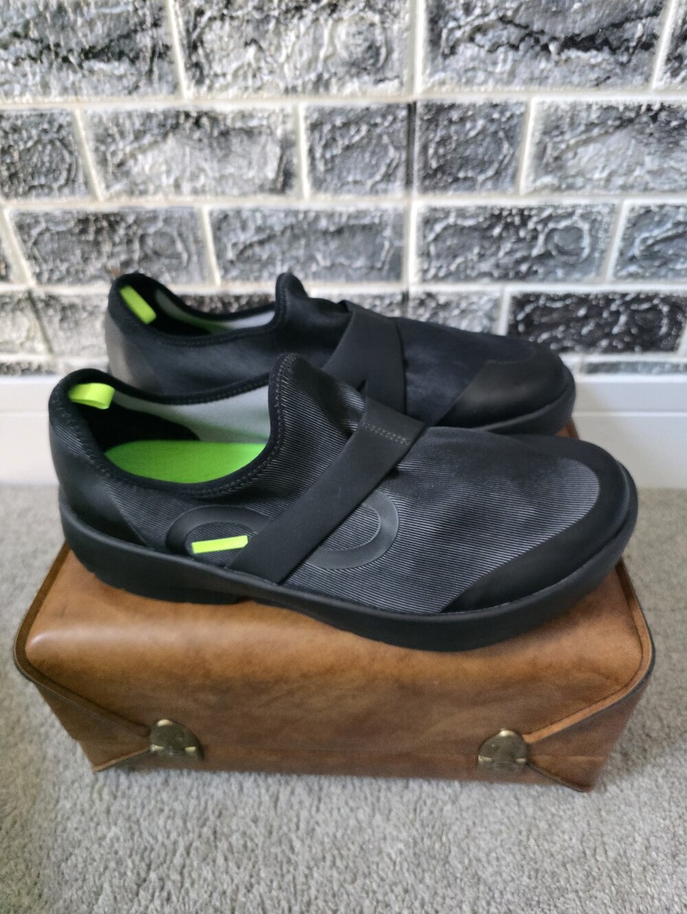OOFOS Men's Black Slip-On Athletic Shoes Size 13 - Picture 8 of 10